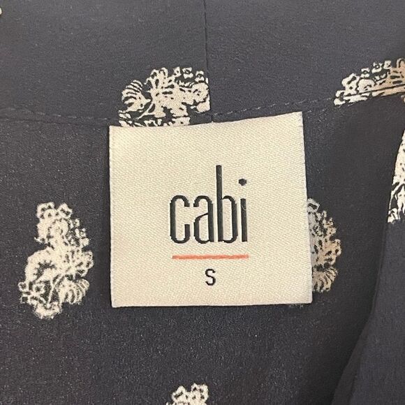 Two 2 lot bundle Cabi sleeveless small blouses - Picture 11 of 14